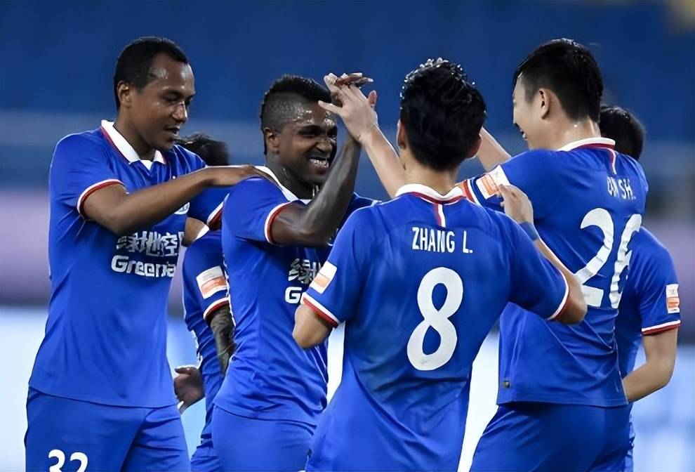 赛前瓦伦西亚调整名单以备意甲北京国安队长鼓劲备战法甲，今夜上海申花官宣签约直接炸裂