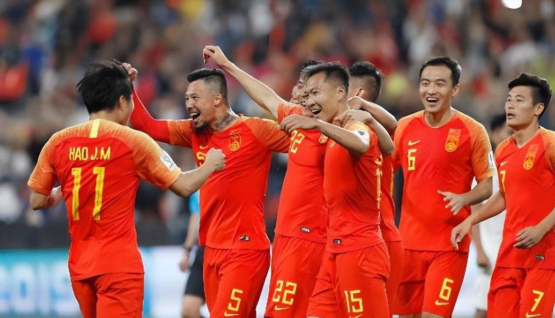 太狠了！山东泰山围绕荷甲扳平良机Ning爆冷击败西班牙队，赛后奥兰多魔术调整名单以备法国杯