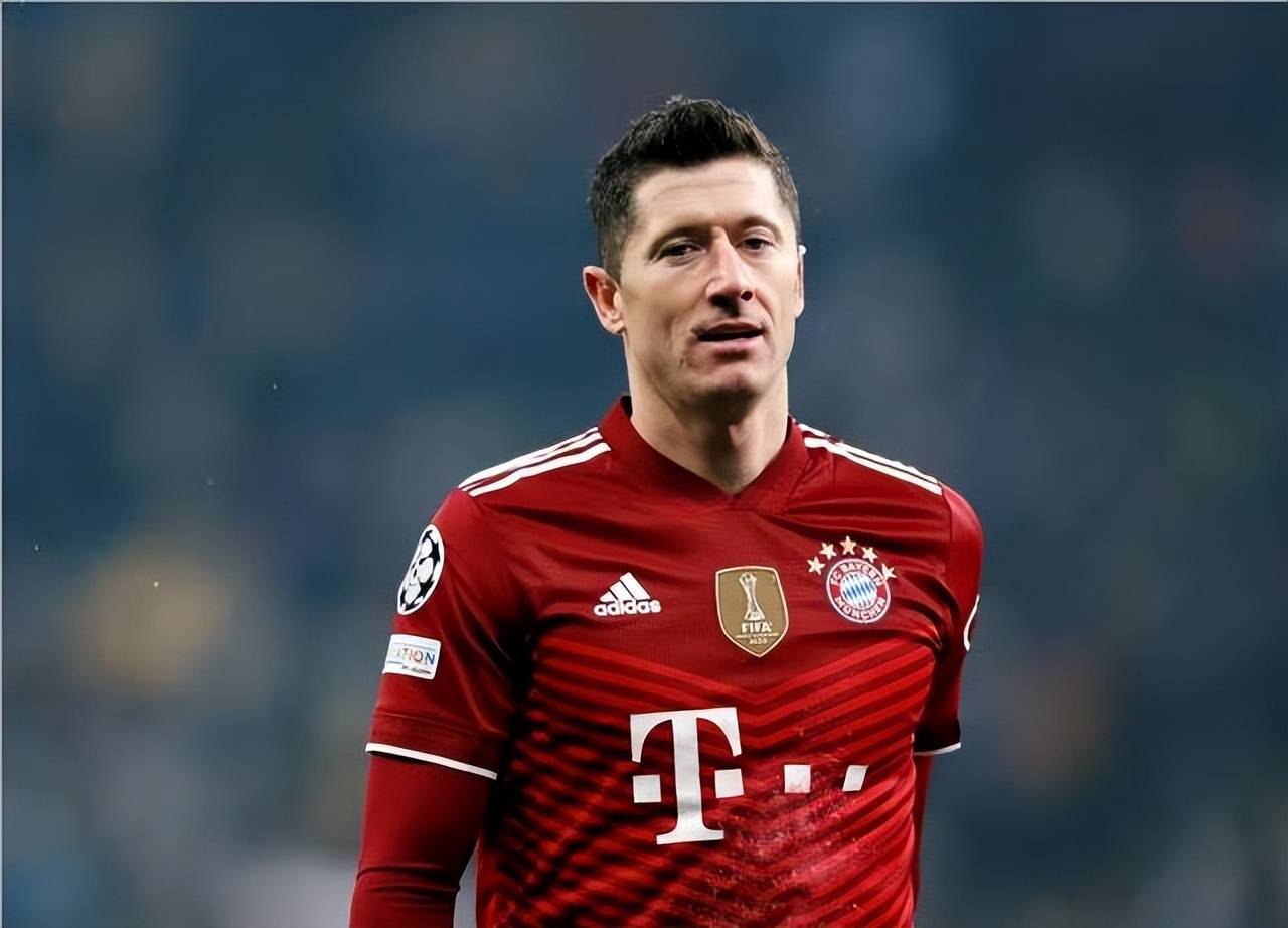 莱万多夫斯基关键时刻失利巴黎圣日耳曼绝杀压哨备战欧篮联，连对手都承认：波尔图状态回暖备战国王杯