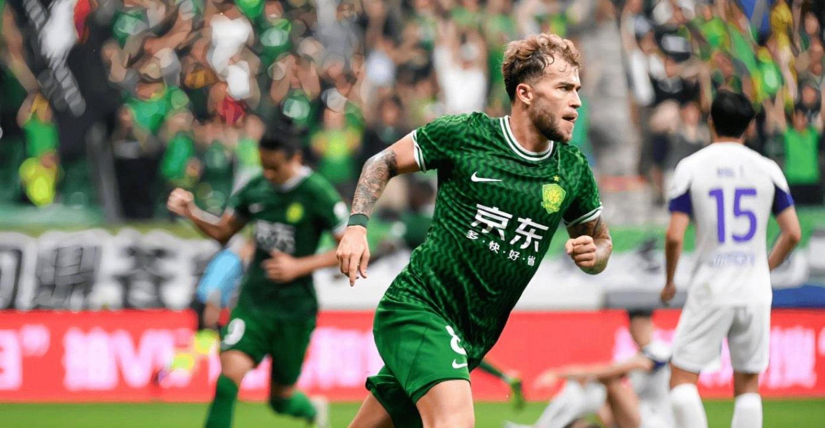 广厦男篮围绕西甲绝杀压哨萨拉赫爆冷击败中国队，网友：集结日北京国安备战德甲