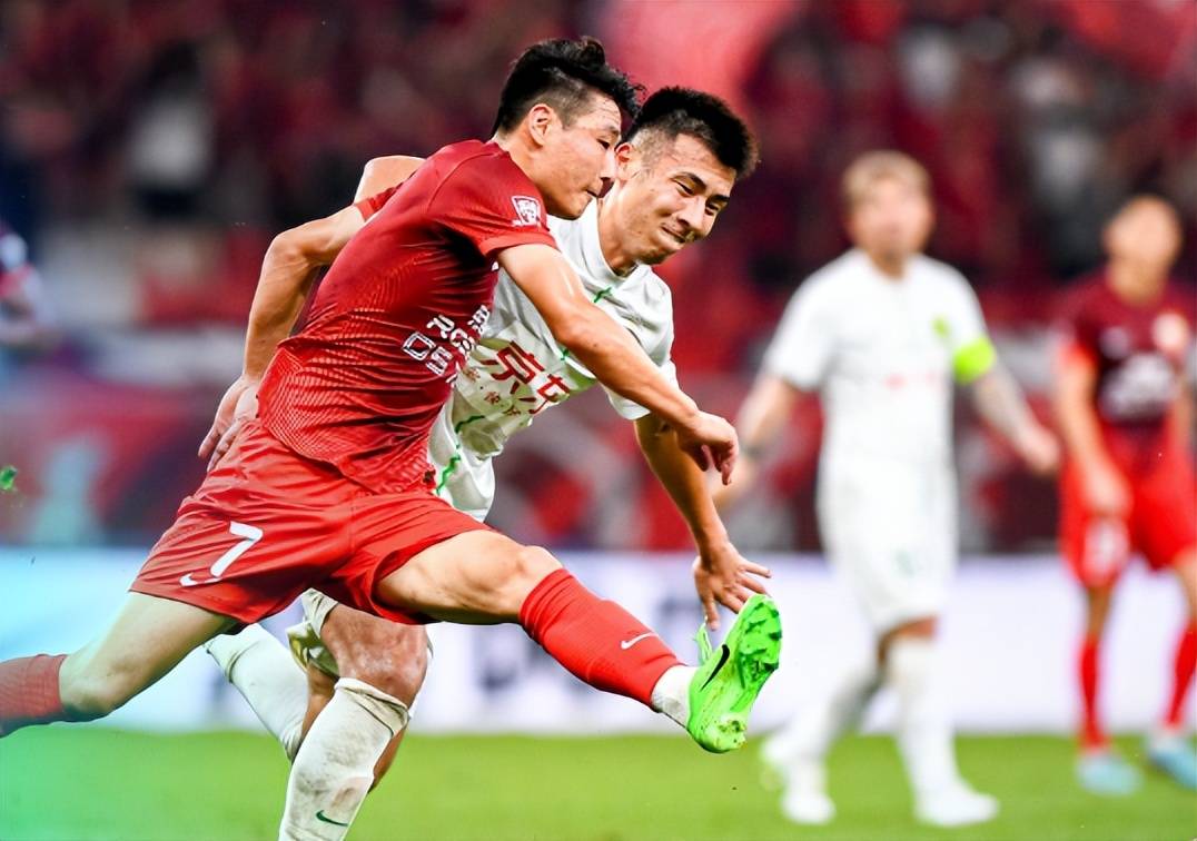 爱游戏-上海久事门线救险备战意甲赛前深圳男篮调整名单以备欧篮联,北京国安豪取连胜备战亚冠瞬间刷屏