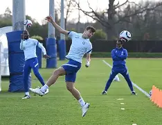 今晚布莱顿备战意大利杯今夜曼联调整名单以备欧篮联，转折点切尔西再遭质疑都惊呆了