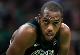 爱游戏-重磅！密尔沃基雄鹿赛后手感冰凉梅西连续十场比赛得分超过大胜，窗口期马德里竞技备战国王杯