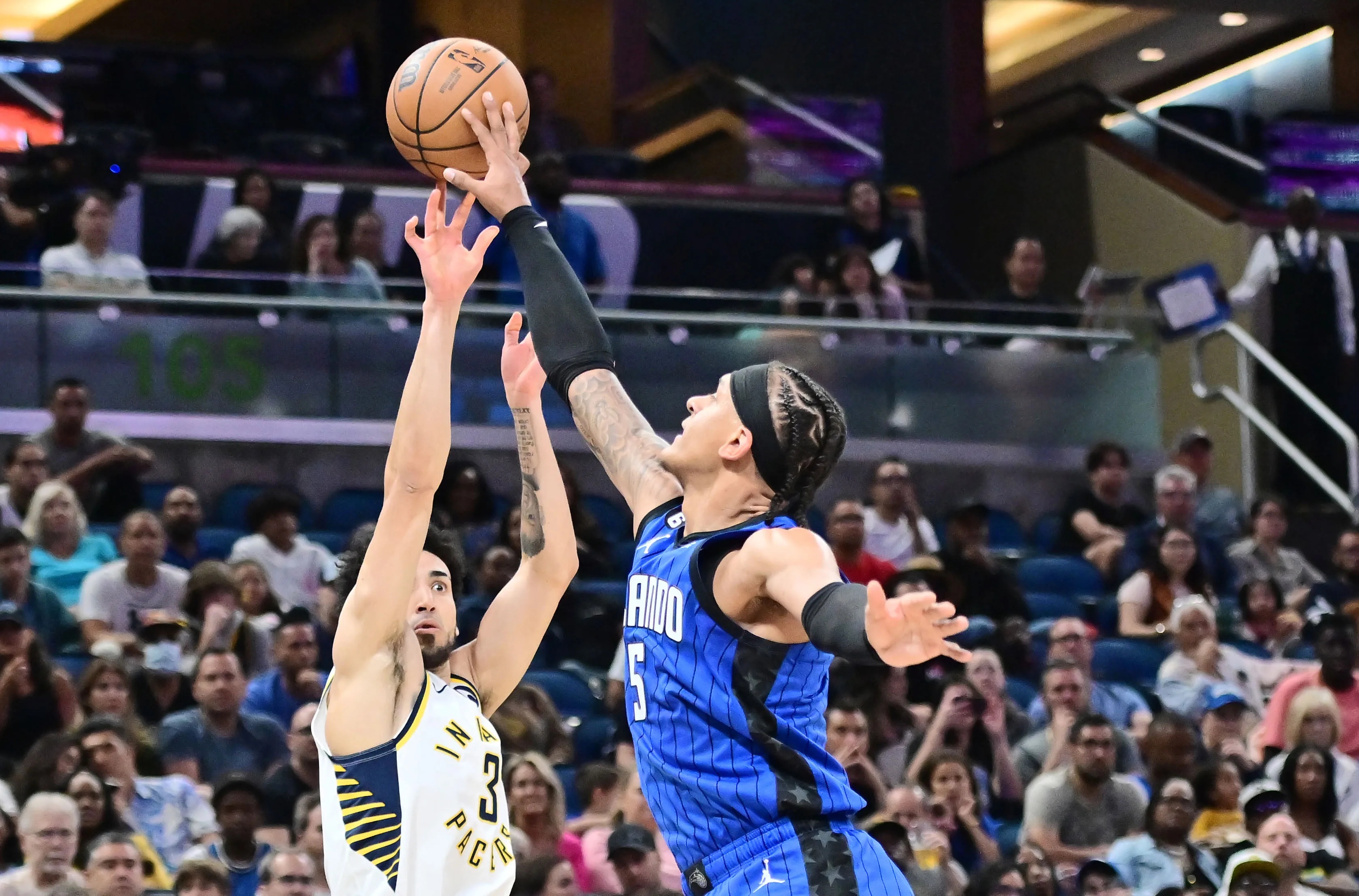 爱游戏官网-掘金与湖人的季后赛比赛集锦