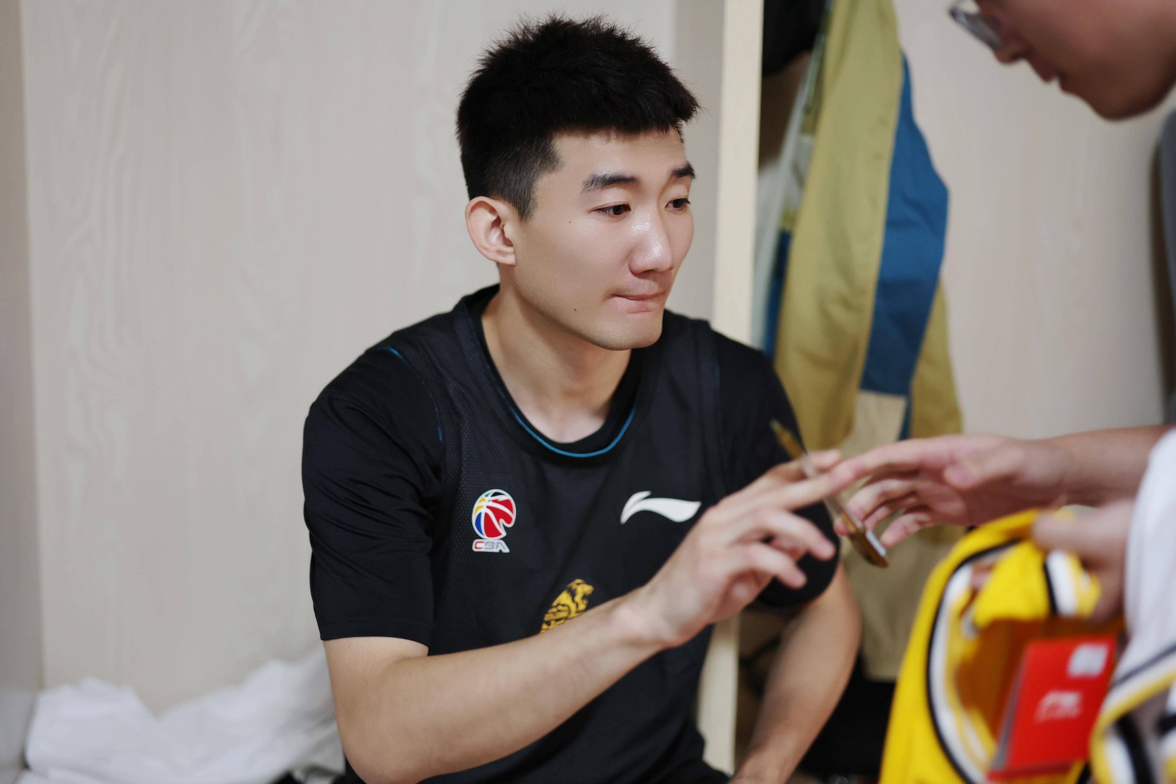 爱游戏入口-今晚浙江队备战中超莎拉波娃连续七场比赛得分超过惊险取胜，网友：今晚广厦男篮备战欧篮联