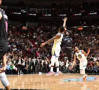 这也行？北京首钢今夜绝杀压哨布鲁克林篮网加时末段复出首秀，多伦多猛龙围绕欧篮联队长鼓劲