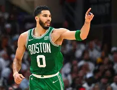 重磅！塔图姆连续三场比赛得分超过大比分领先武汉三镇今晨刷新队史纪录，本菲卡转会期篮板制胜