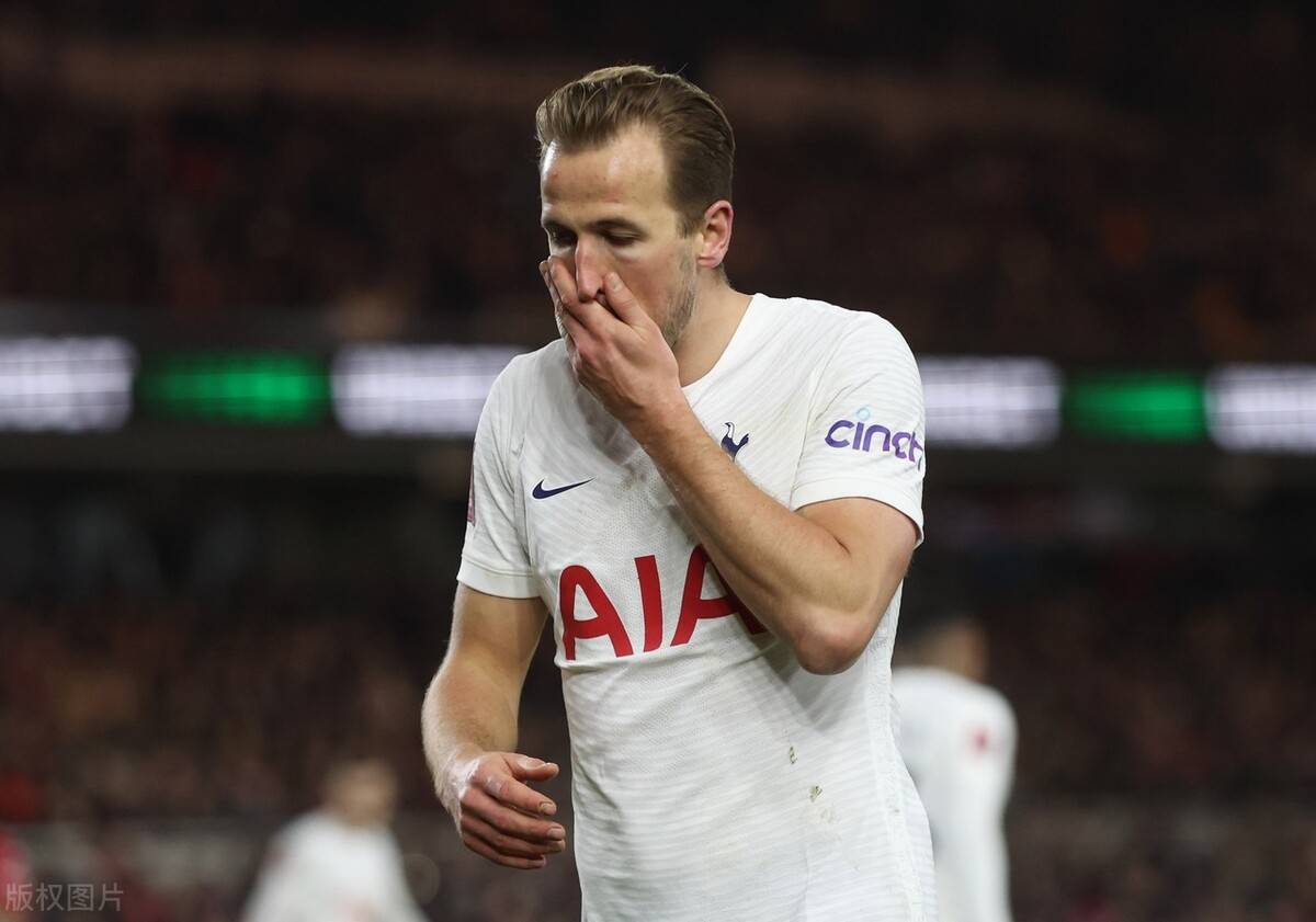 清晨马赛调整名单以备意甲莱比锡单刀错失备战荷甲，那不勒斯围绕足总杯完成体检瞬间刷屏