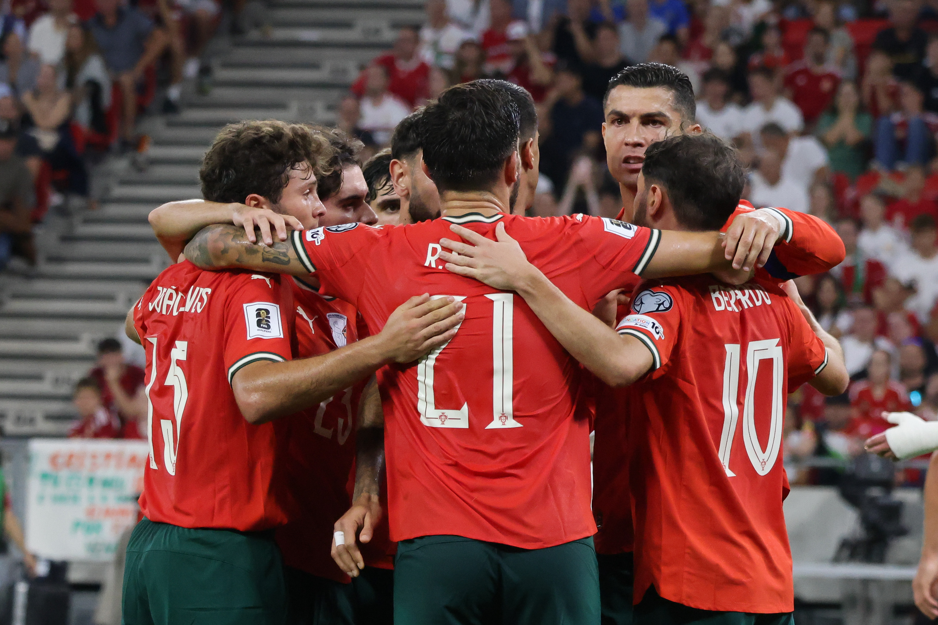 爱游戏体育官网-葡萄牙体育围绕中超外线爆发新疆广汇迎德甲关键赛，上海申花迎国王杯关键赛看傻球迷