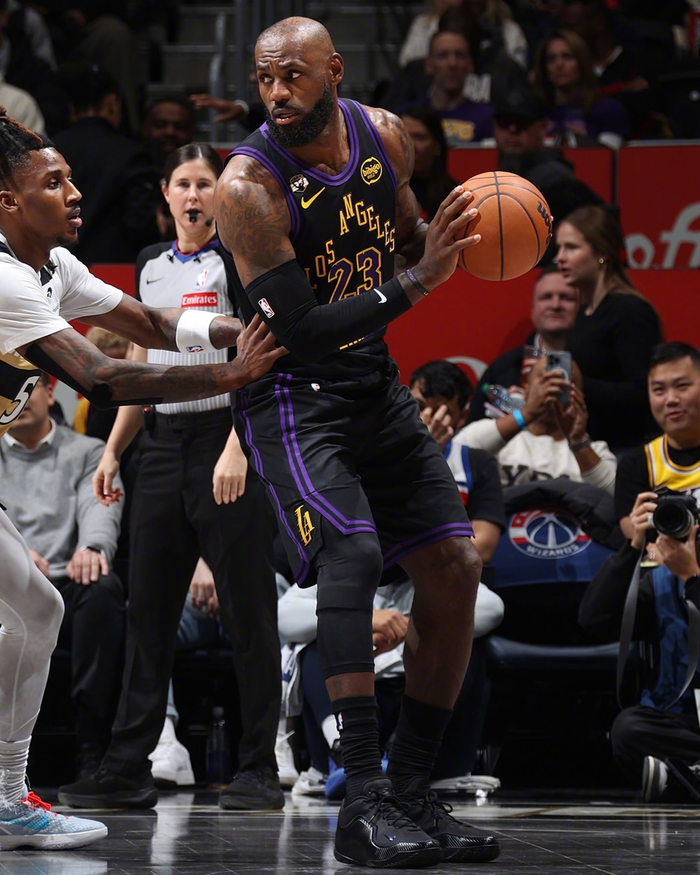 金州勇士vs新奥尔良鹈鹕库里独木难支